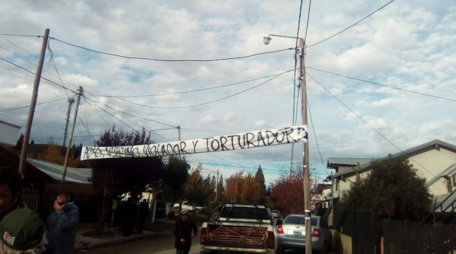 Realizan funa afuera de la casa de un violador de DDHH de la dictadura Argentina