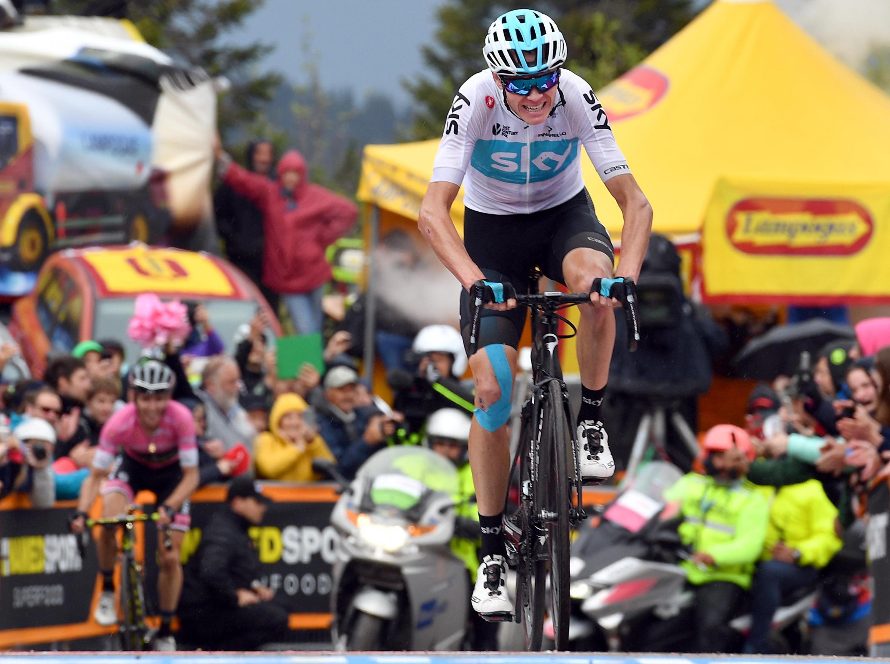 Chris Froome fundió a sus rivales para adueñarse del Giro