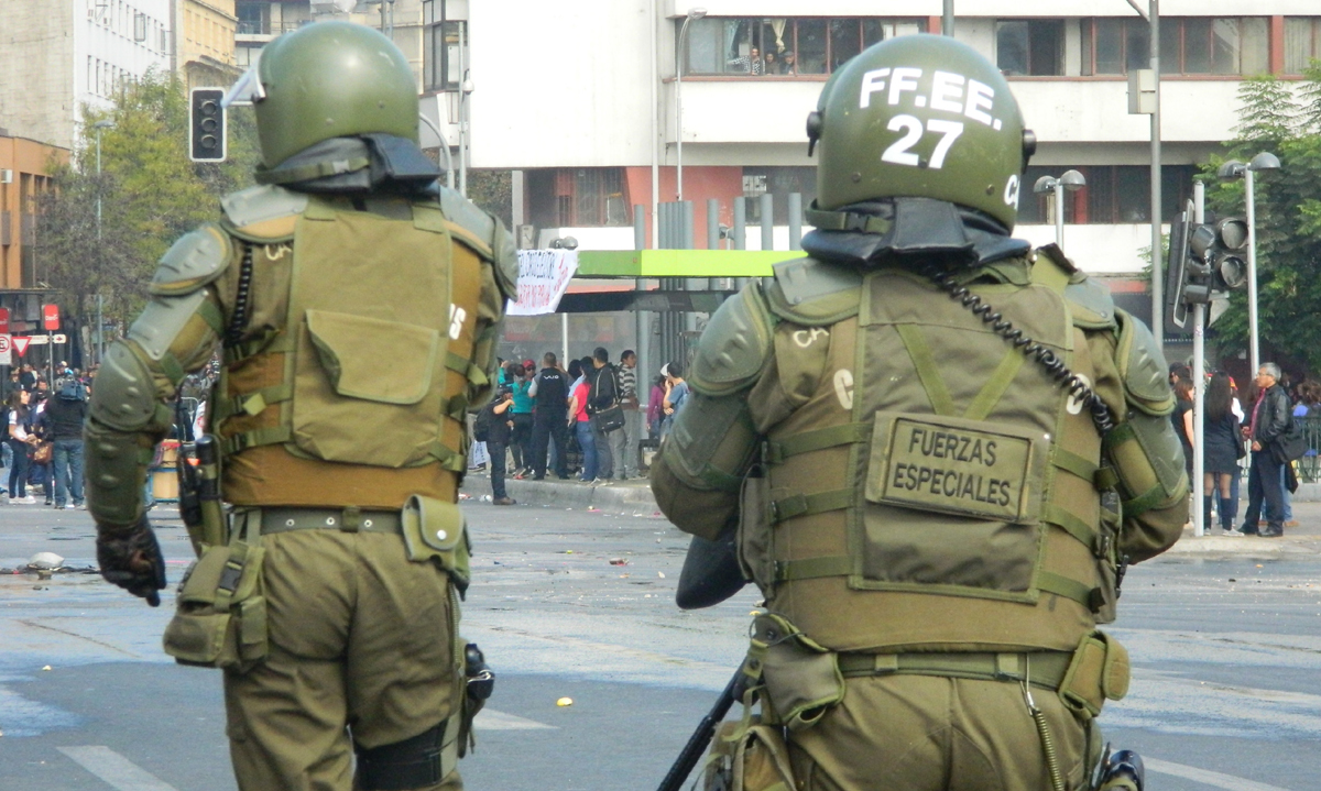 «Ve a los carabineros y llora»: Habla madre de estudiante estrangulado en el Confederación Suiza