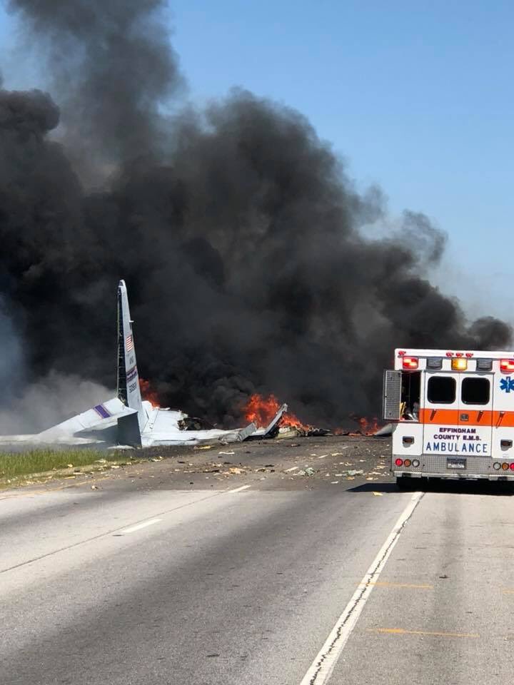 Nueve muertos en EE.UU. tras estrellarse avión militar
