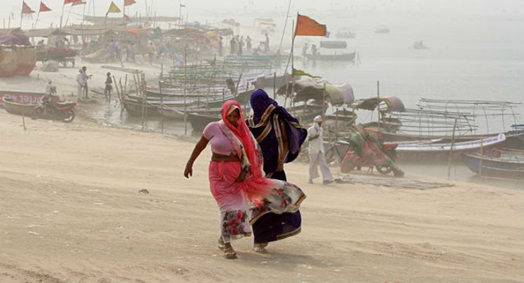 Más de 100 muertos en la India tras tormenta de polvo