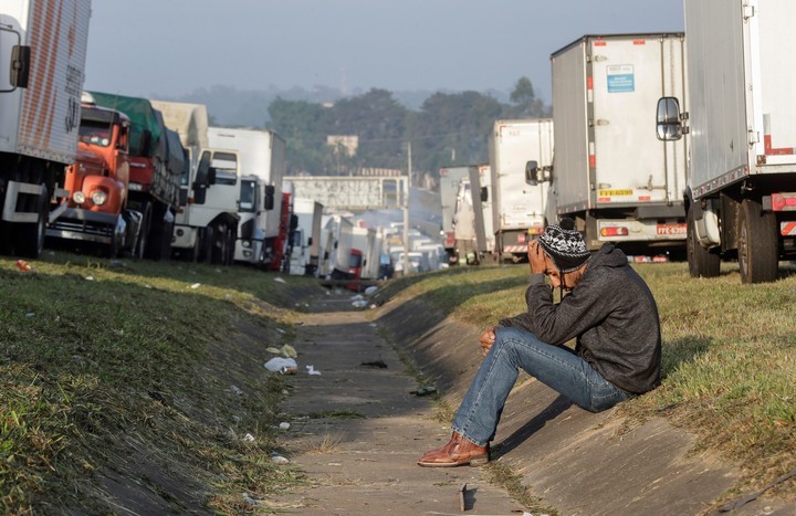 El Gobierno brasileño anuncia acuerdo para suspender la huelga de camioneros