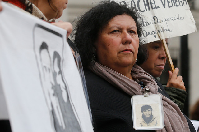 «Fue un acto de amedrentamiento hacia mí y mi familia»: Diputada Lorena Pizarro presentará acciones legales tras violenta irrupción de desconocidos en su domicilio