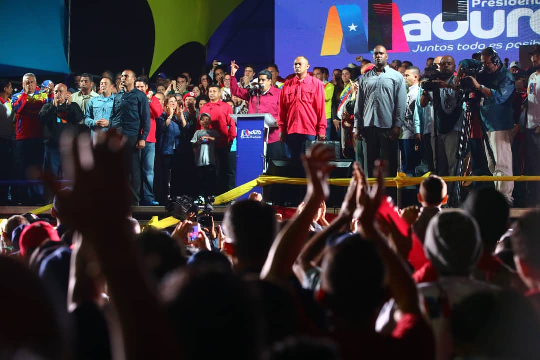 Maduro dedica su triunfo revolucionario al comandante Hugo Chávez