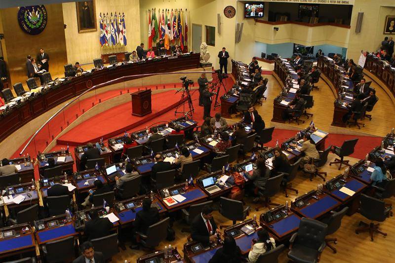 El parlamento salvadoreño prefiere construir una sede legislativa ante que un hospital