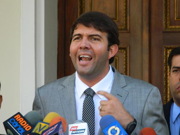 «Vendrán sanciones mas duras» vaticinó diputado opositor venezolano
