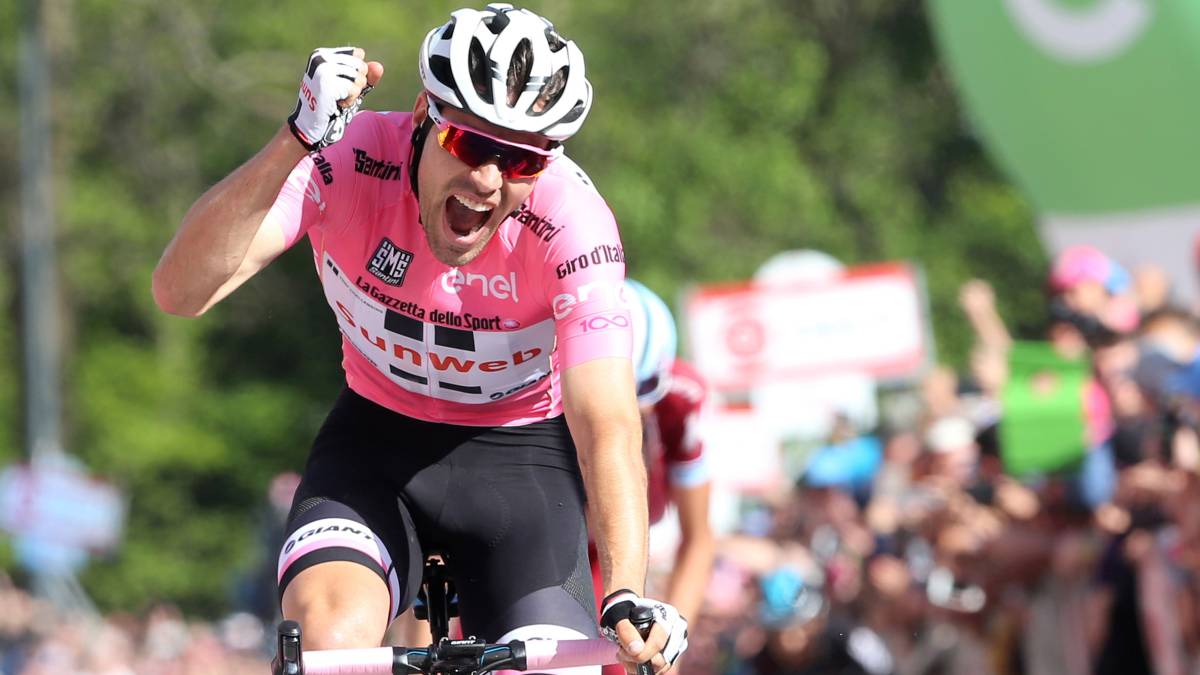 Tom Dumoulin dominó primera etapa del Giro de Italia a toda potencia