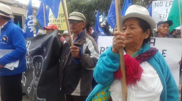Campesinos de Azuay marchan en rechazó a la minería