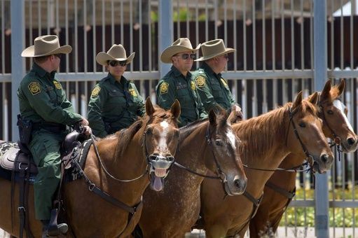 EE.UU. sigue enviando soldados a la frontera con México