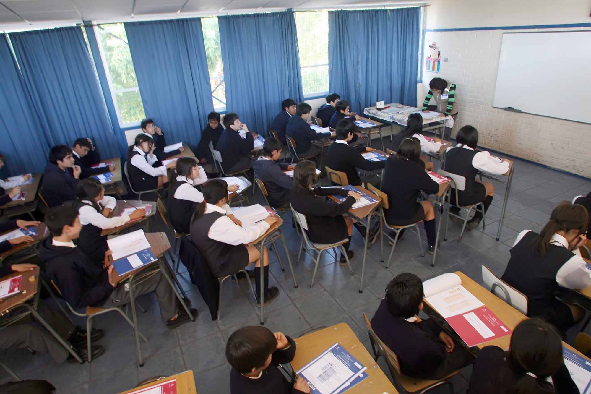 Colegio de Profesores rechaza cierre de escuelas por resultados en el Simce