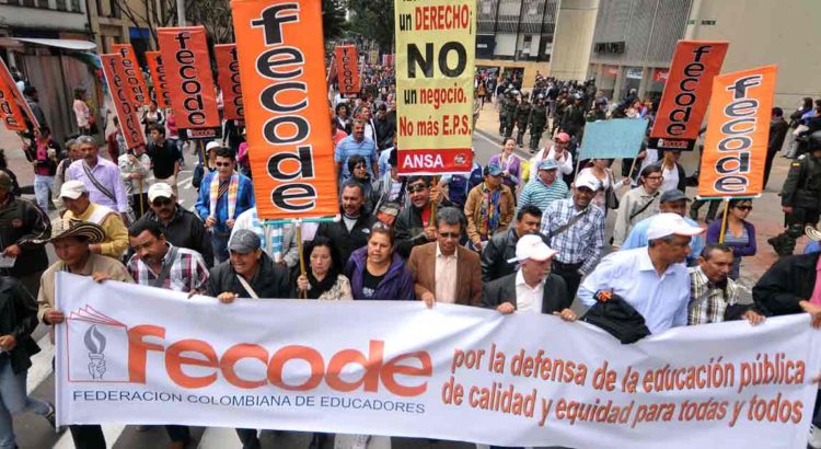 Docentes colombianos van a segundo día de paro nacional
