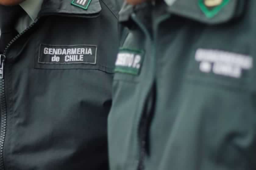 Contraloría solicita investigar presunto acoso sexual contra oficial de Gendarmería