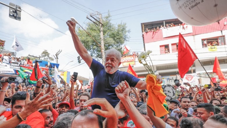 Ex-presidente Lula continúa liderando las encuestas en Brasil