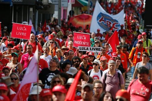 Tribunal Supremo de Brasil delibera sobre suspender condena de Lula