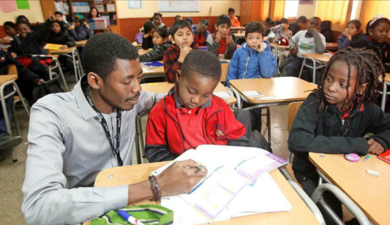 «Matrícula migrante» hace bajar cantidad de colegios cerrados en los últimos cinco años