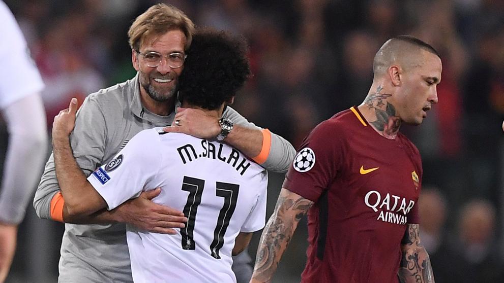 Casi hubo milagro: Roma repunta una derrota en casa y termina goleando a un Liverpool que jugará la final de Champions
