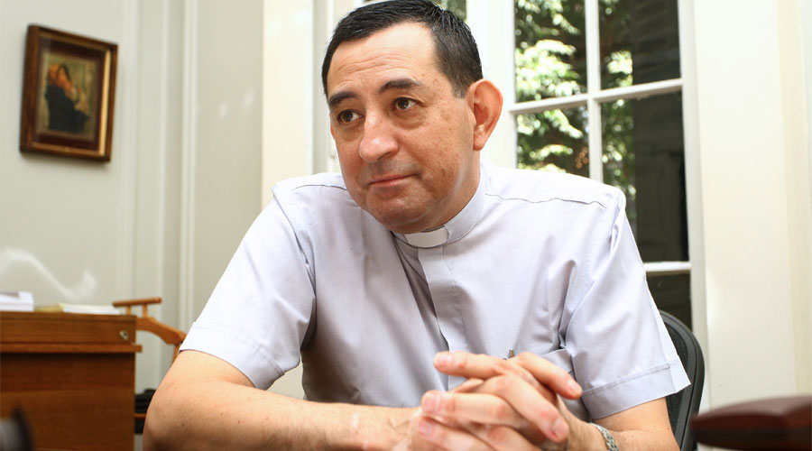 Ex Canciller del Arzobispado de Santiago es investigado por abusos sexuales