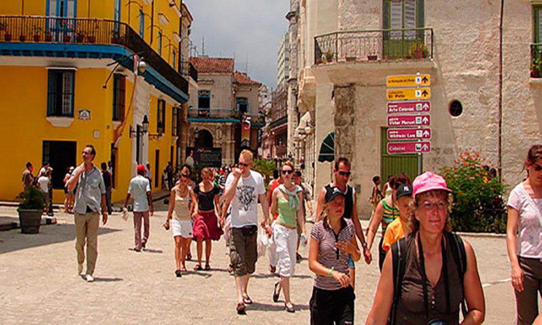 Cuba registra el segundo millón de turistas en lo que va de 2018