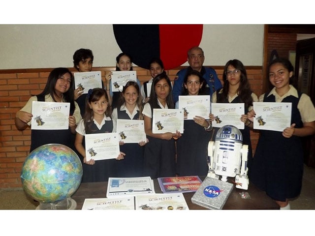 Estudiantes venezolanas ganan concurso de la Nasa