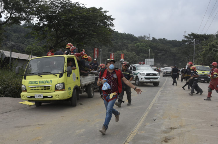 Guatemala: Volcán de Fuego desata el pánico con nuevas erupciones