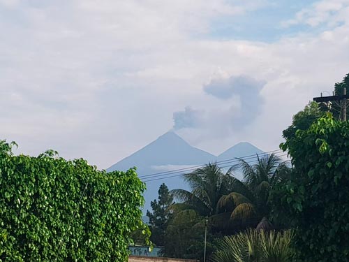 Volcán de Fuego aumenta su actividad explosiva