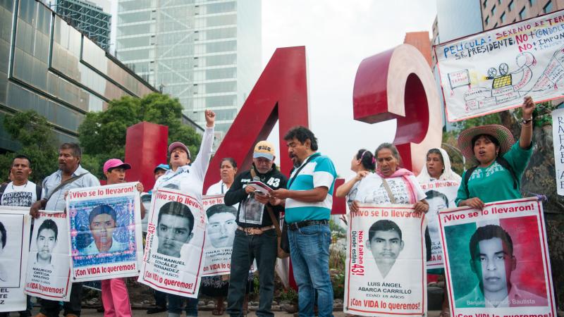 Familias de Ayotzinapa al unísono: ¡Queremos una Comisión de la Verdad!