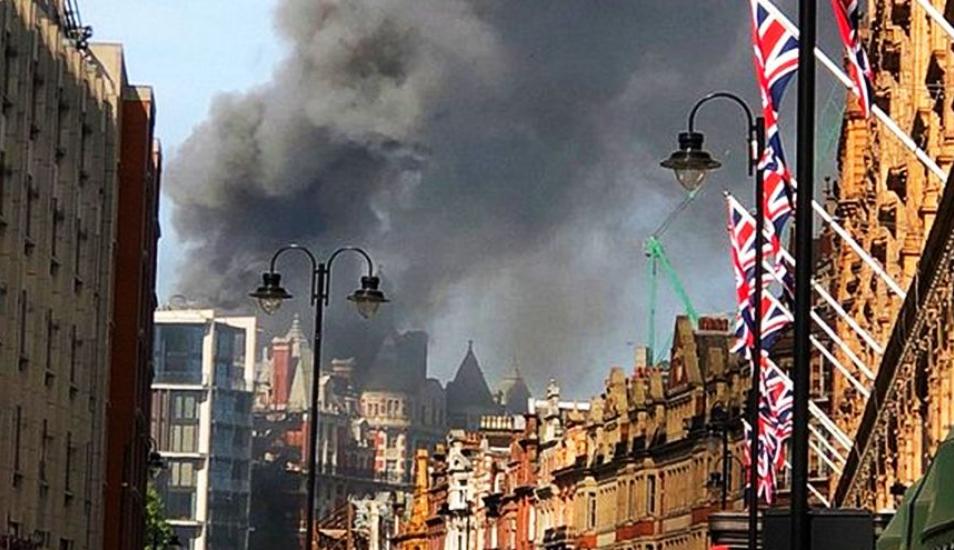 En desarrollo: se registra incendio en lujoso hotel de Londres