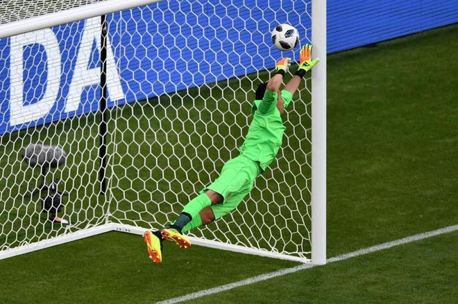 Costa Rica debuta en el Mundial con derrota ante Serbia