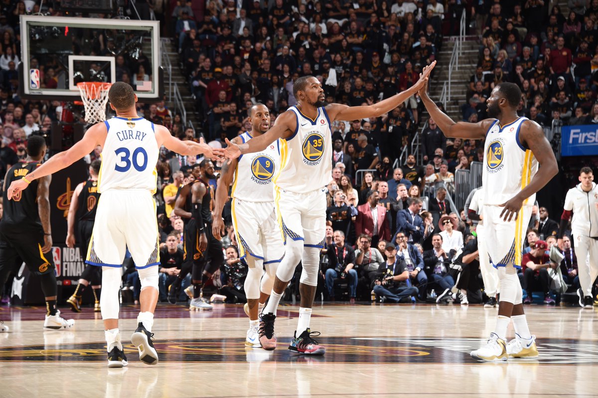 Durant pone a los Warriors a un triunfo del título de la NBA