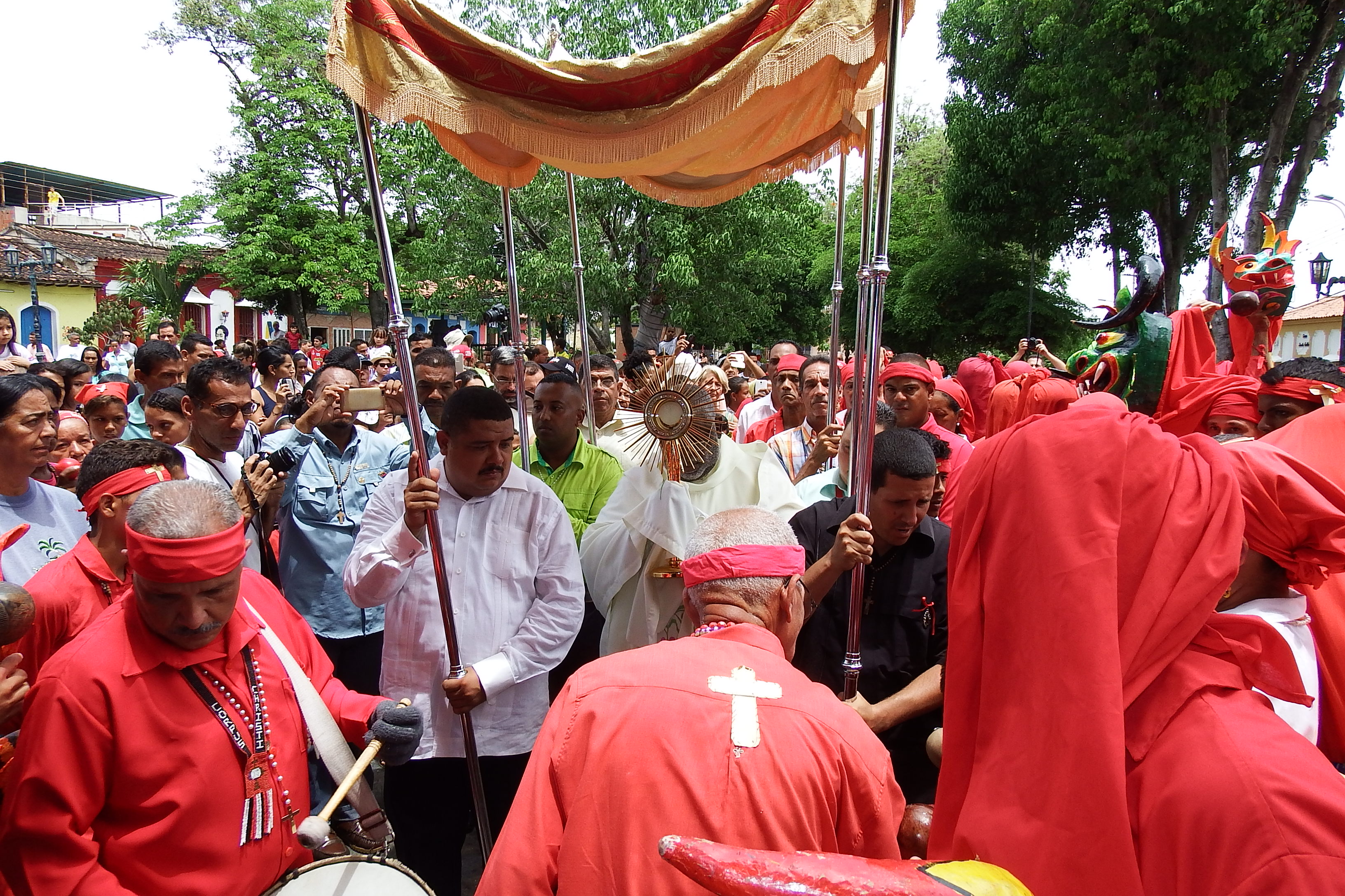 Cofradía de los Diablos de Yare danzaron por la paz