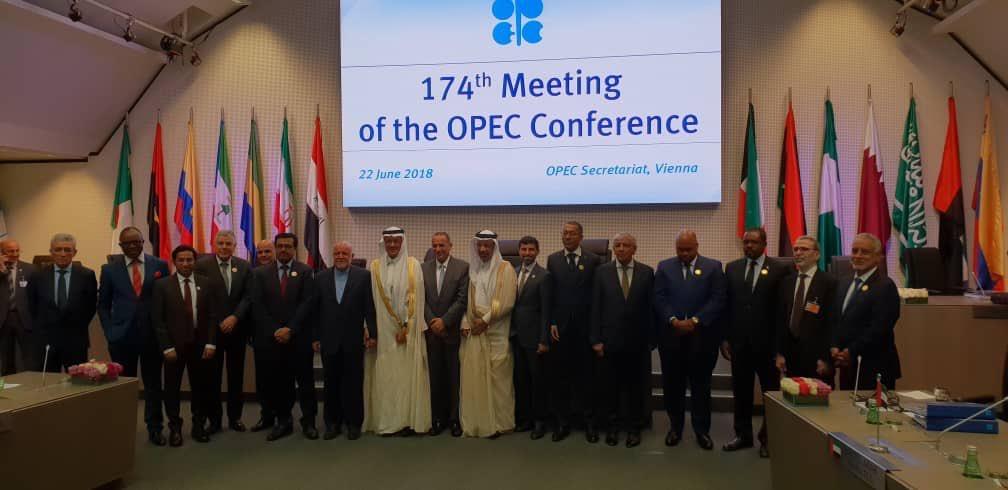 OPEP acordó mantener el convenio de recorte de producción