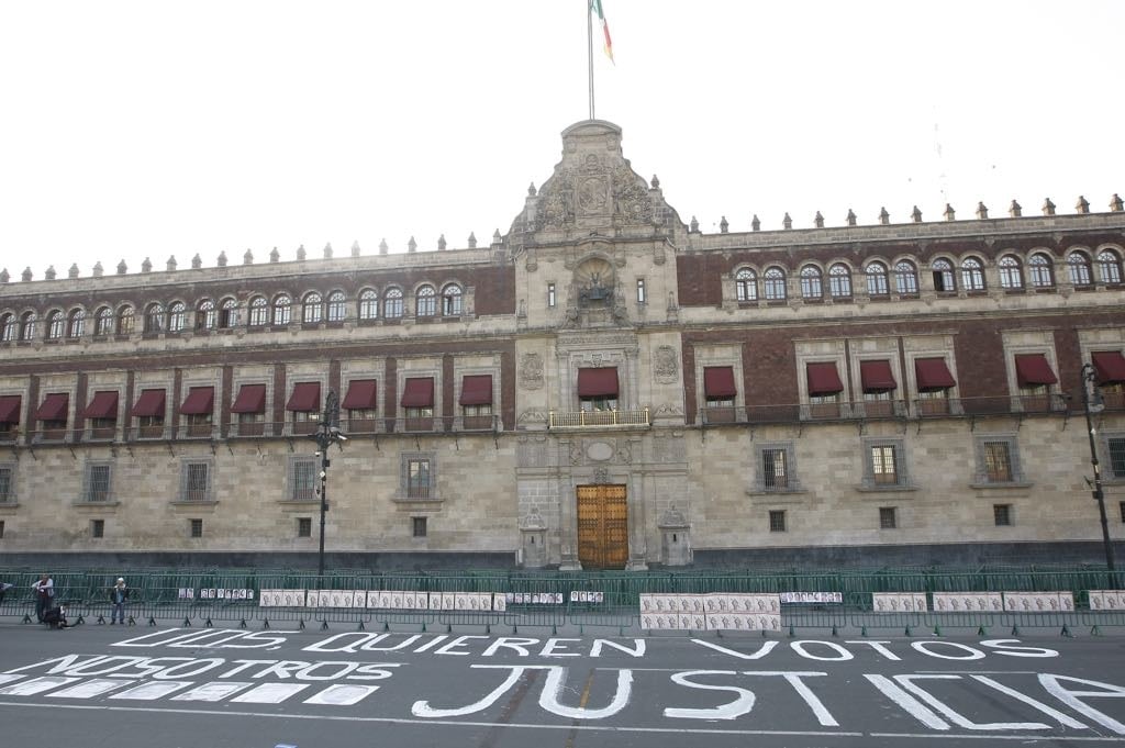 Periodistas mexicanos protestaron frente a sede del Gobierno Federal