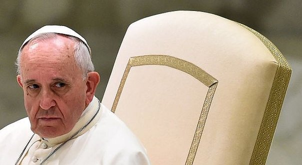 El Papa Francisco acepta la renuncia de tres obispos chilenos por escándalos de abusos sexuales