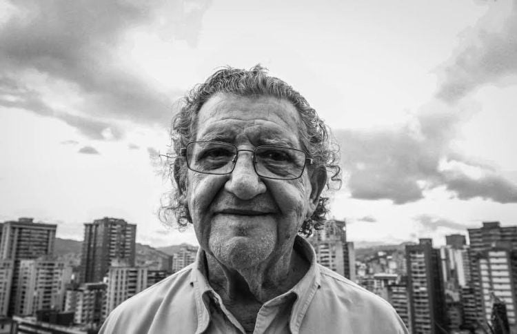 Román Chalbaud escribe memorias de su niñez en el libro «Querubín de hojalata»