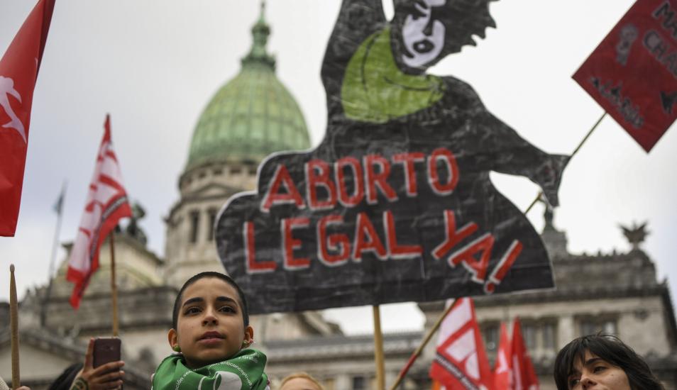 Argentina: activistas piden al Congreso debatir tema del aborto