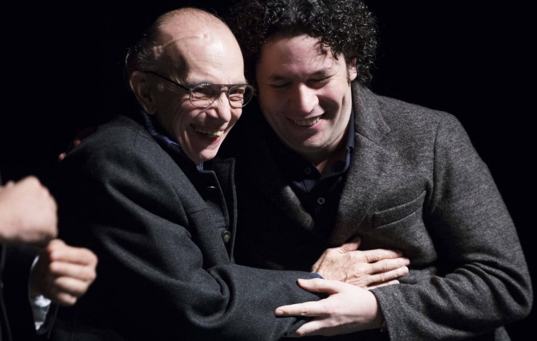 Gustavo Dudamel rinde homenaje al maestro José Antonio Abreu