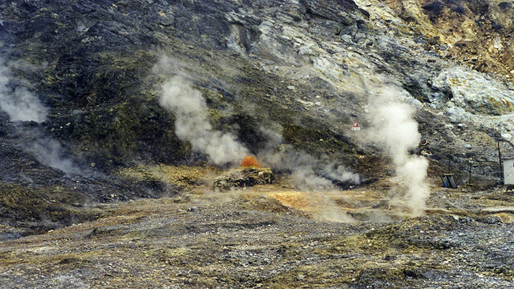 Científicos advierten posible «erupción de un supervolcán» en Nápoles