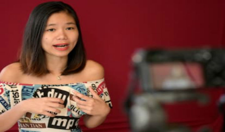 Una bloguera feminista rompe tabúes sexuales en Camboya