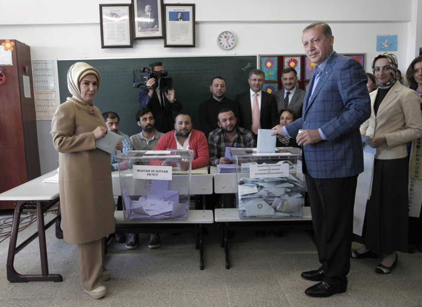 Turquía: Inicia conteo de votos tras cierre de centros electorales