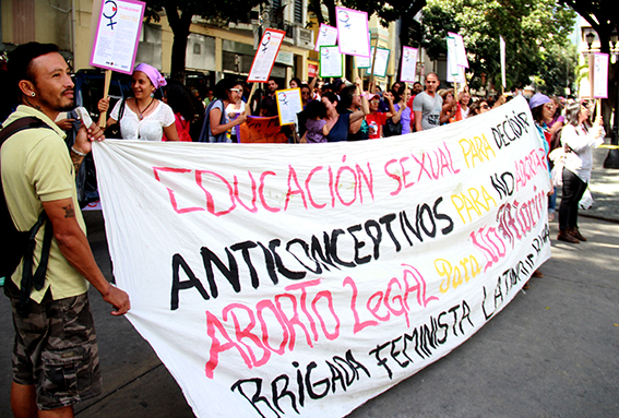 Feministas venezolanas presentan propuesta para despenalizar el aborto