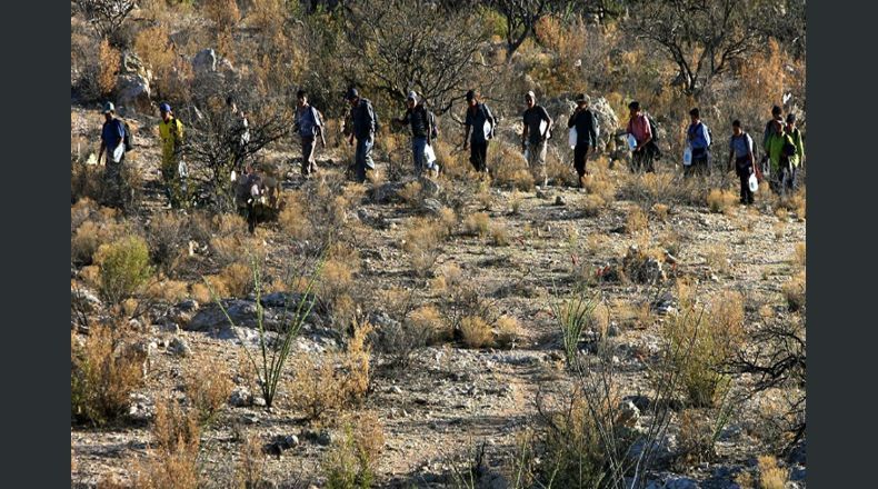 Ola de calor aumenta cifra de inmigrantes muertos en frontera de EE. UU.