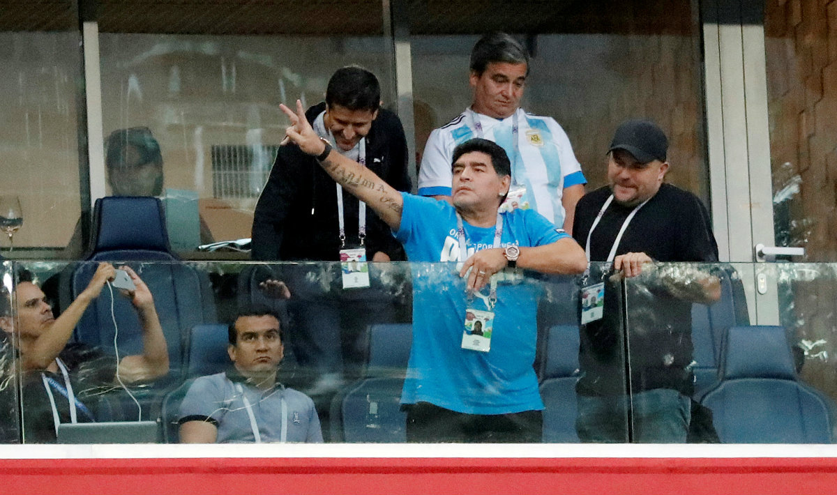 ¡Desmienten hospitalización! Maradona sólo contó con asistencia médica