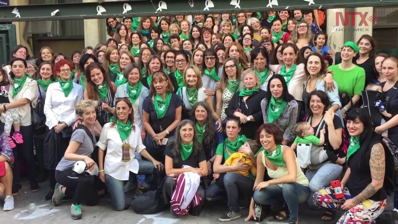 Argentina debate el aborto legal, seguro y gratuito: la carta abierta firmada por más de 100 escritoras