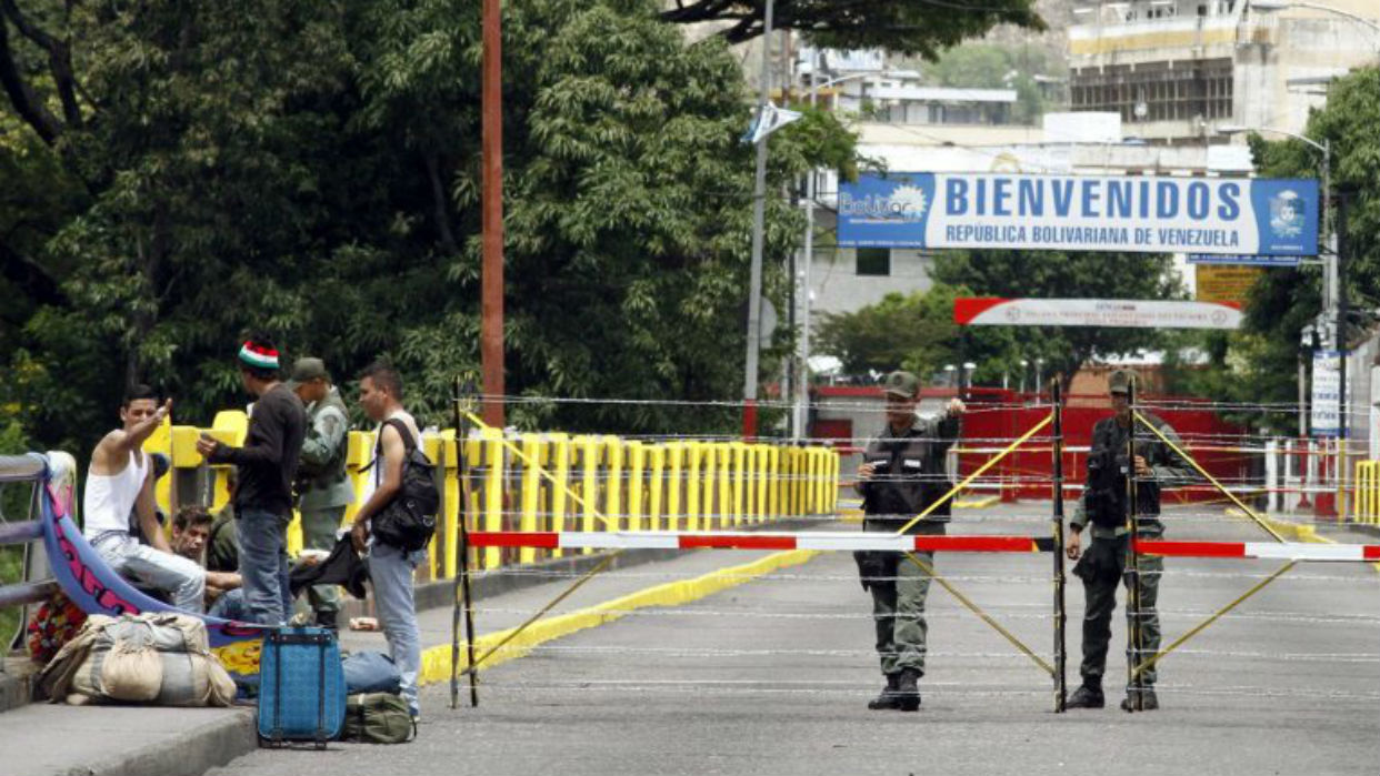 Colombia inicia el cierre de sus fronteras con Venezuela