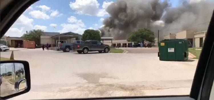 (+Fotos, vídeo) Explosión en un hospital de Texas deja un muerto y 12 heridos