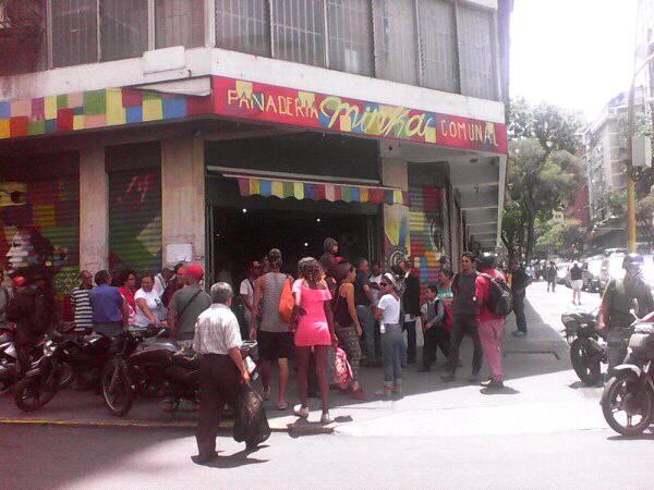 Pueblo organizado impidió el desalojo de panadería comunal en Caracas