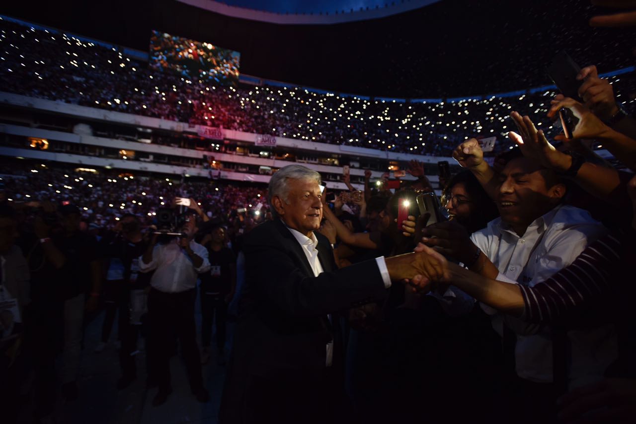 Las claves del discurso de López Obrador en el estadio Azteca