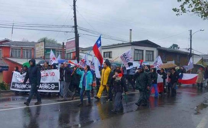 Arauco: Vecinos cortan la Ruta 160 en protesta por alza del peaje