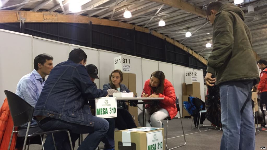 Colombianos en el extranjero  ejercen su derecho al voto en segunda vuelta