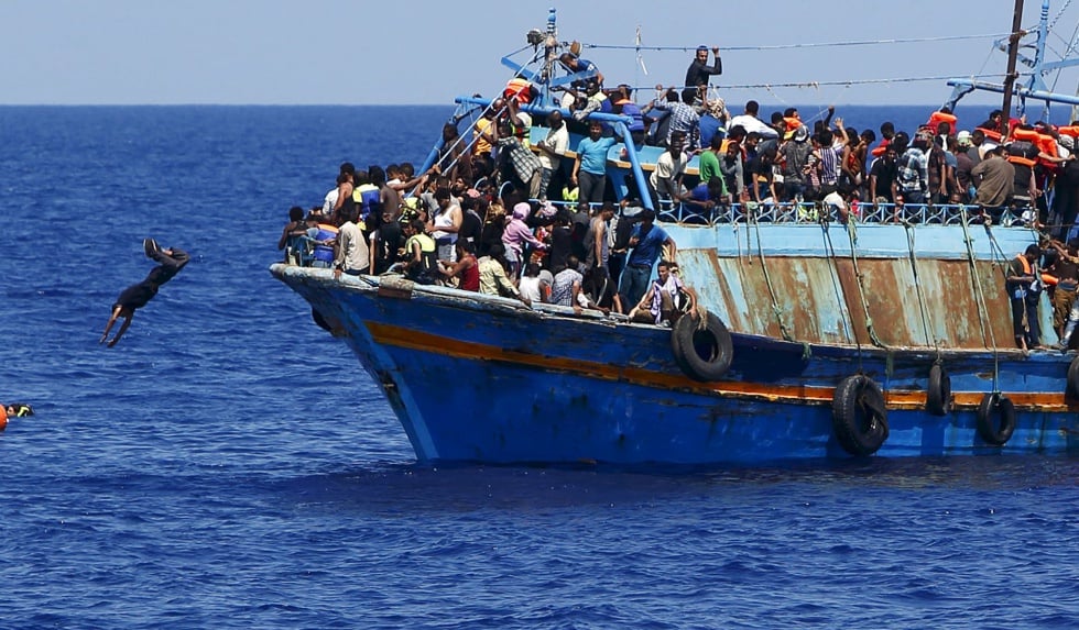 Italia quiere criminalizar a las ONG que ayudan a migrantes en el Mediterráneo